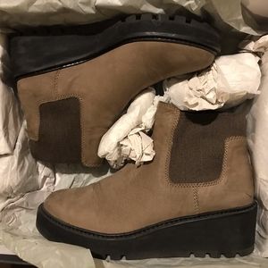 Eileen Fisher Chelsea Dusk Tumbled Nubuck 5.5M